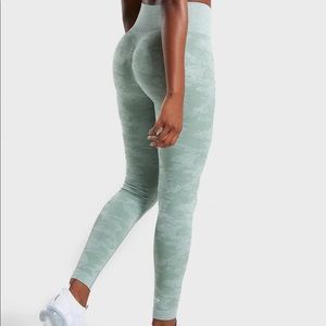 GYMSHARK CAMO SEAMLESS LEGGINGS SIZE S